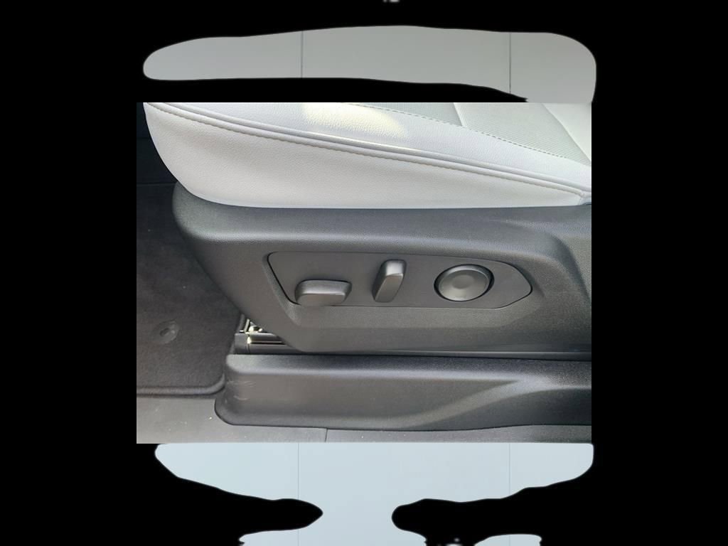 2025 Chevrolet Tahoe Premier photo 21