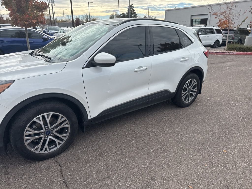 2022 Ford Escape SEL photo 4