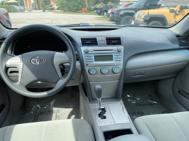 2009 Toyota Camry LE photo 6