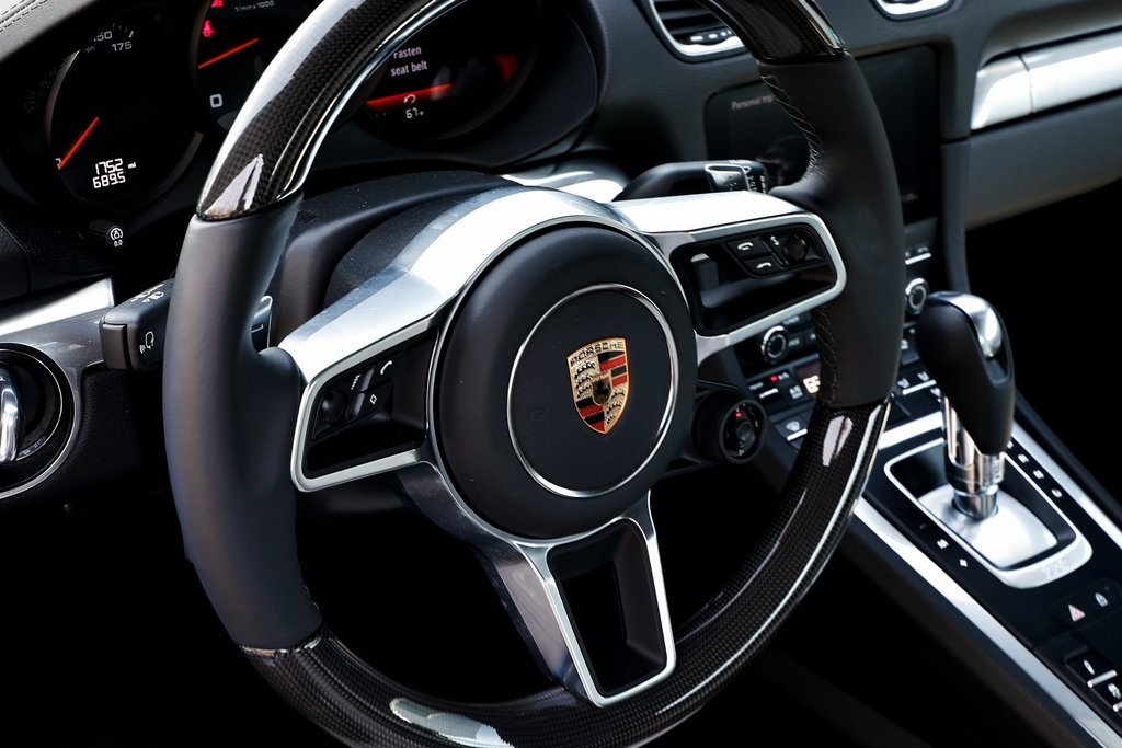 2025 Porsche Cayman Base photo 21