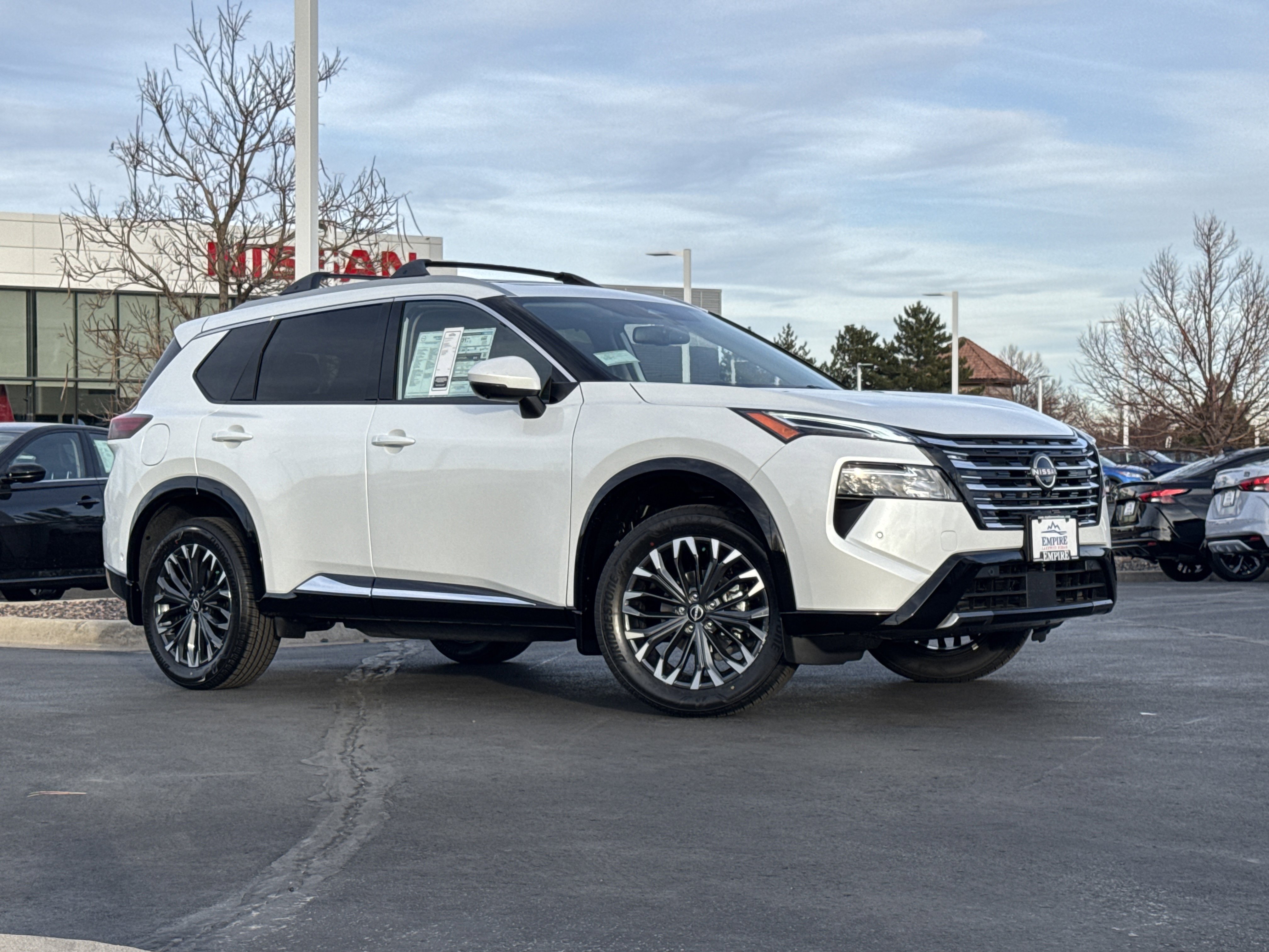 2026 Nissan Rogue Platinum's photo