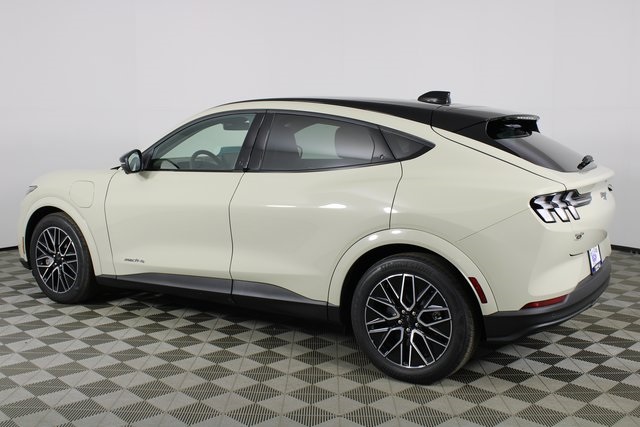 2025 Ford Mustang Mach-E Premium photo 4