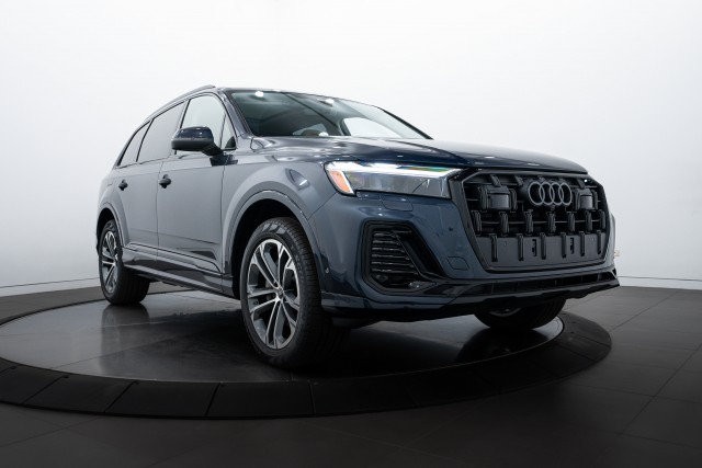 2025 Audi Q7 Premium Plus