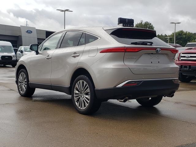 2024 Toyota Venza Limited photo 3