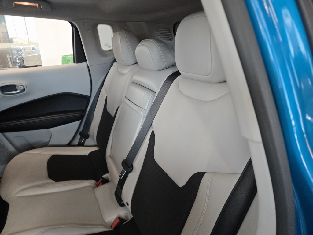 2018 Jeep Compass Latitude photo 14