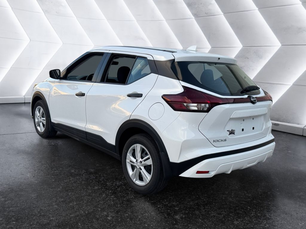 2024 Nissan Kicks S photo 6