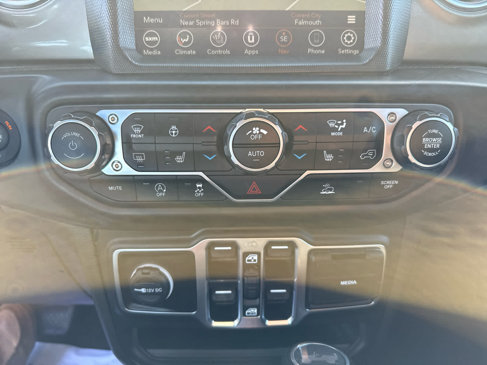 2023 Jeep Wrangler Sahara photo 14