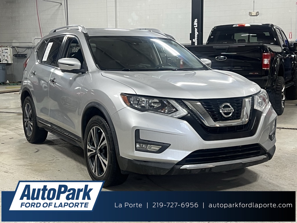 2017 Nissan Rogue SL's photo