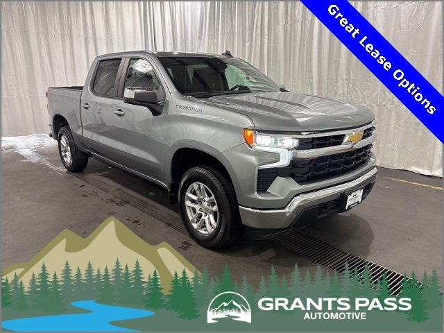 2025 Chevrolet Silverado LT's photo