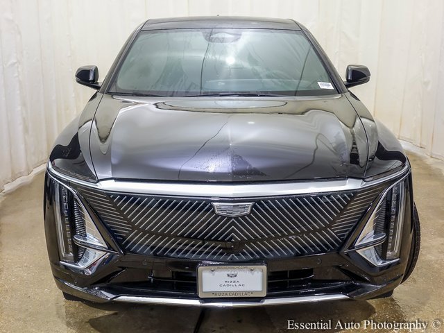 2025 Cadillac Lyriq Luxury photo 3