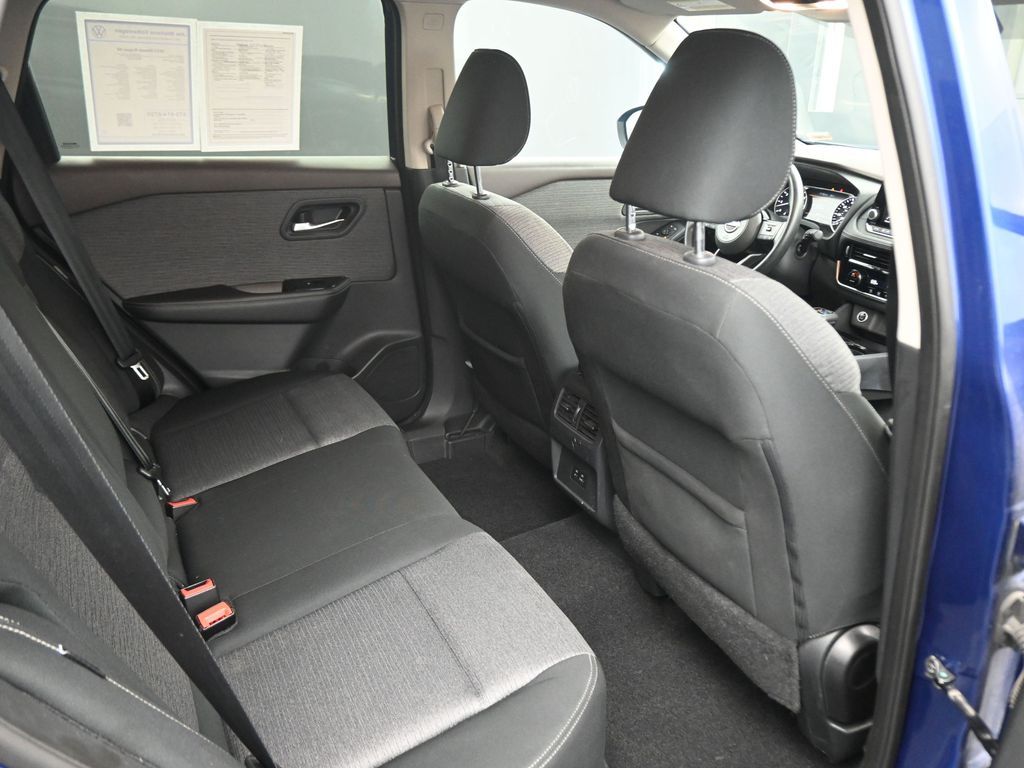 2022 Nissan Rogue SV photo 42
