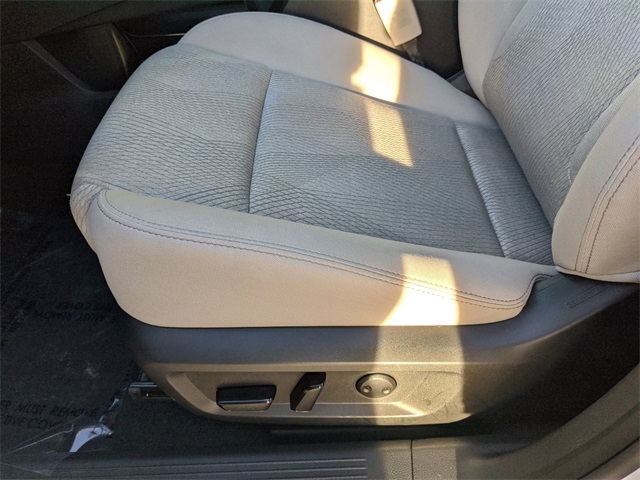2024 Nissan Rogue SV photo 18