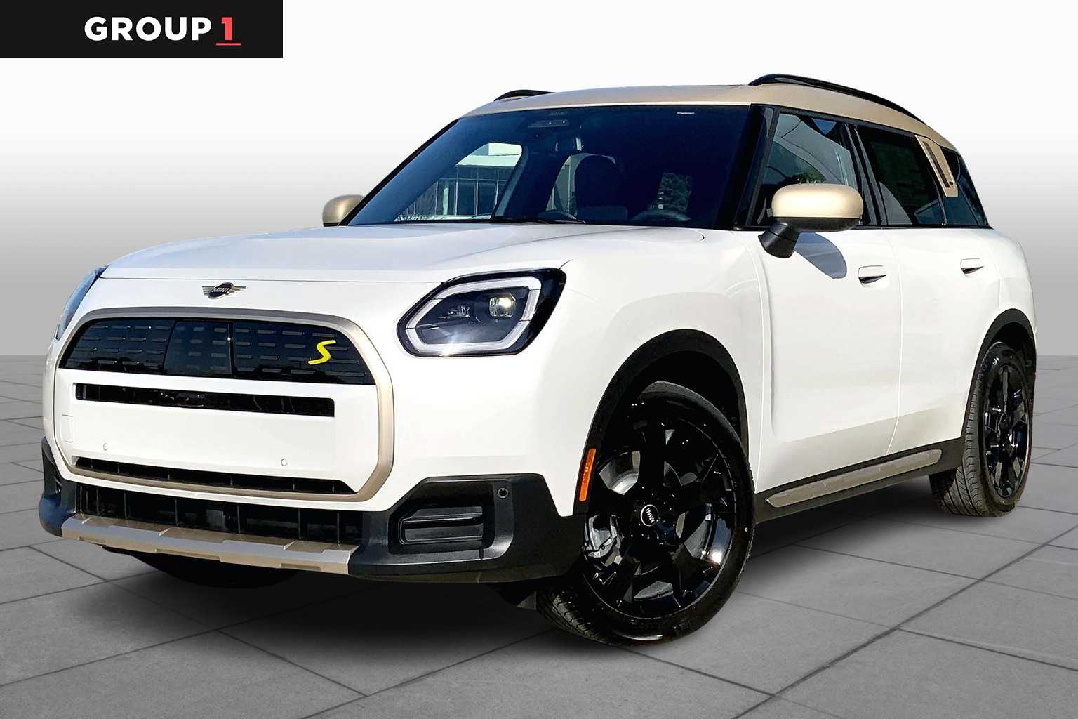2025 MINI Countryman SE's photo