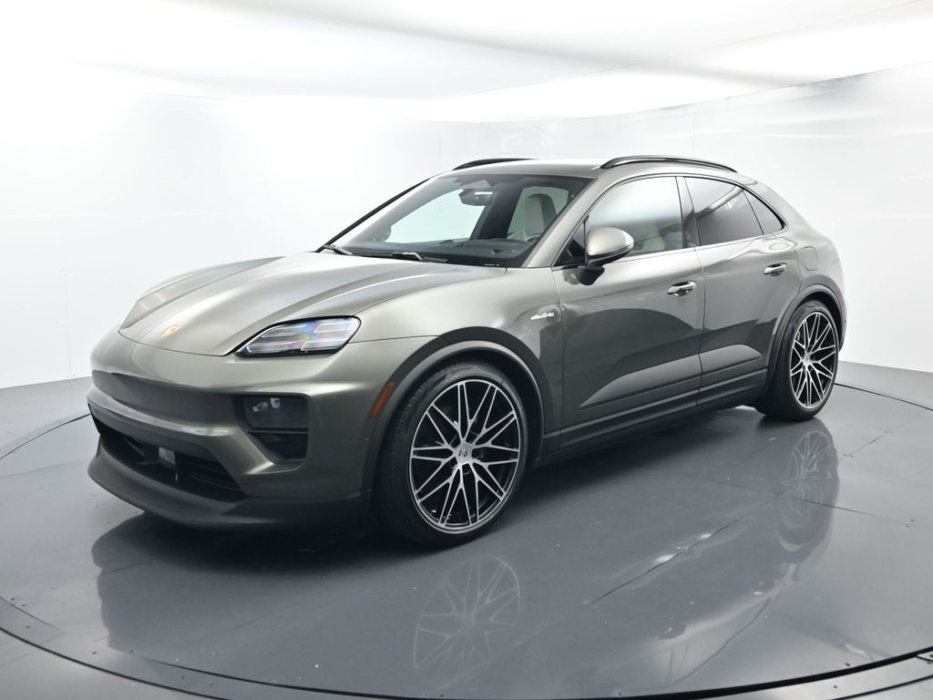 2024 Porsche Macan Base's photo