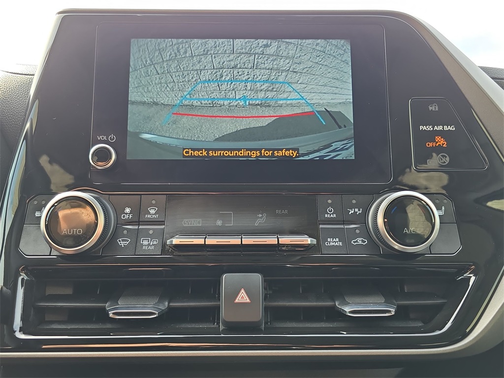 2023 Toyota Highlander XLE photo 21