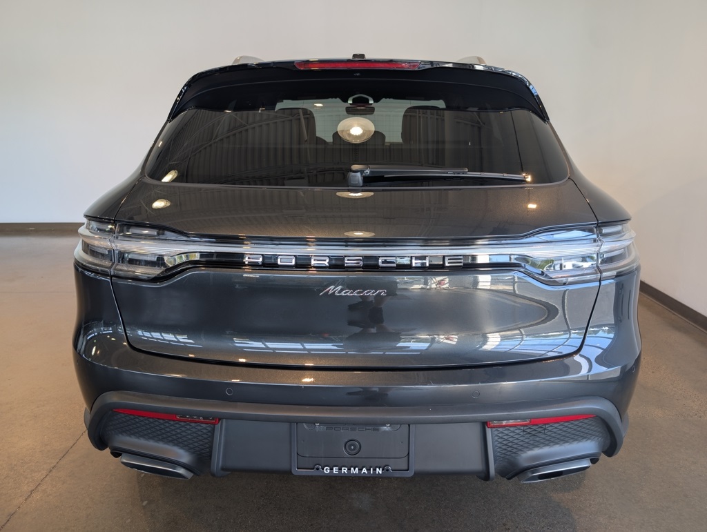 2024 Porsche Macan Base photo 4