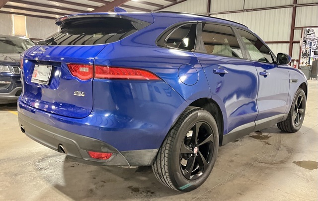 2018 Jaguar F-PACE Premium photo 2