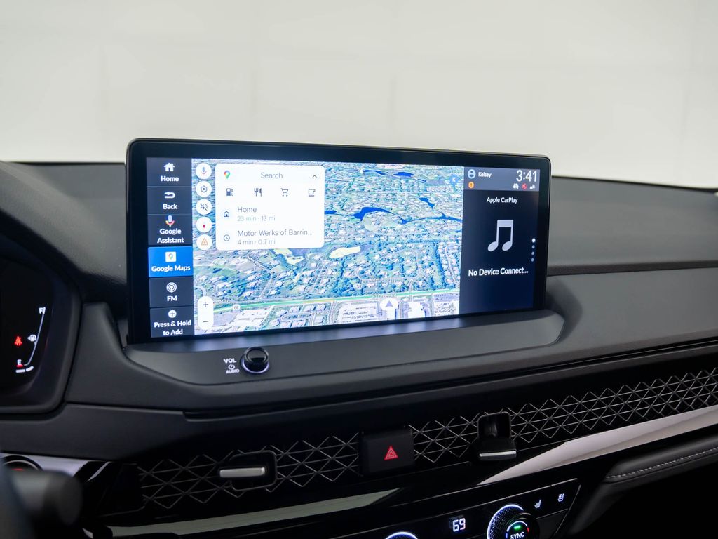 2024 Honda Accord Hybrid Touring photo 21