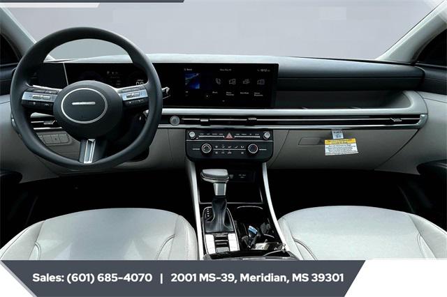 2025 Hyundai Tucson SE photo 3