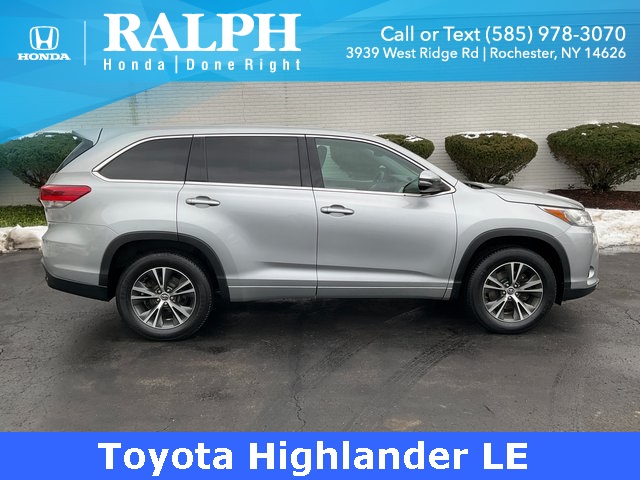 2018 Toyota Highlander LE's photo