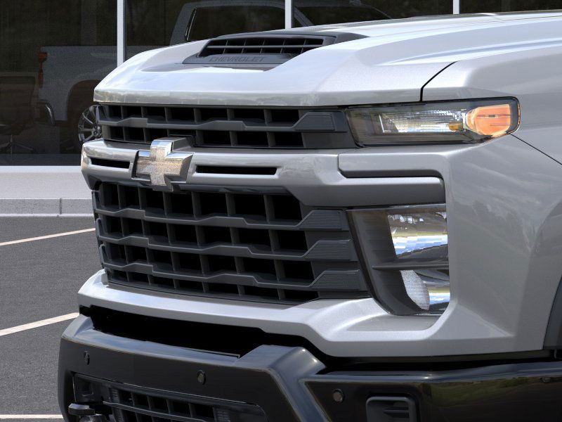 2025 Chevrolet Silverado 2500HD Custom photo 13