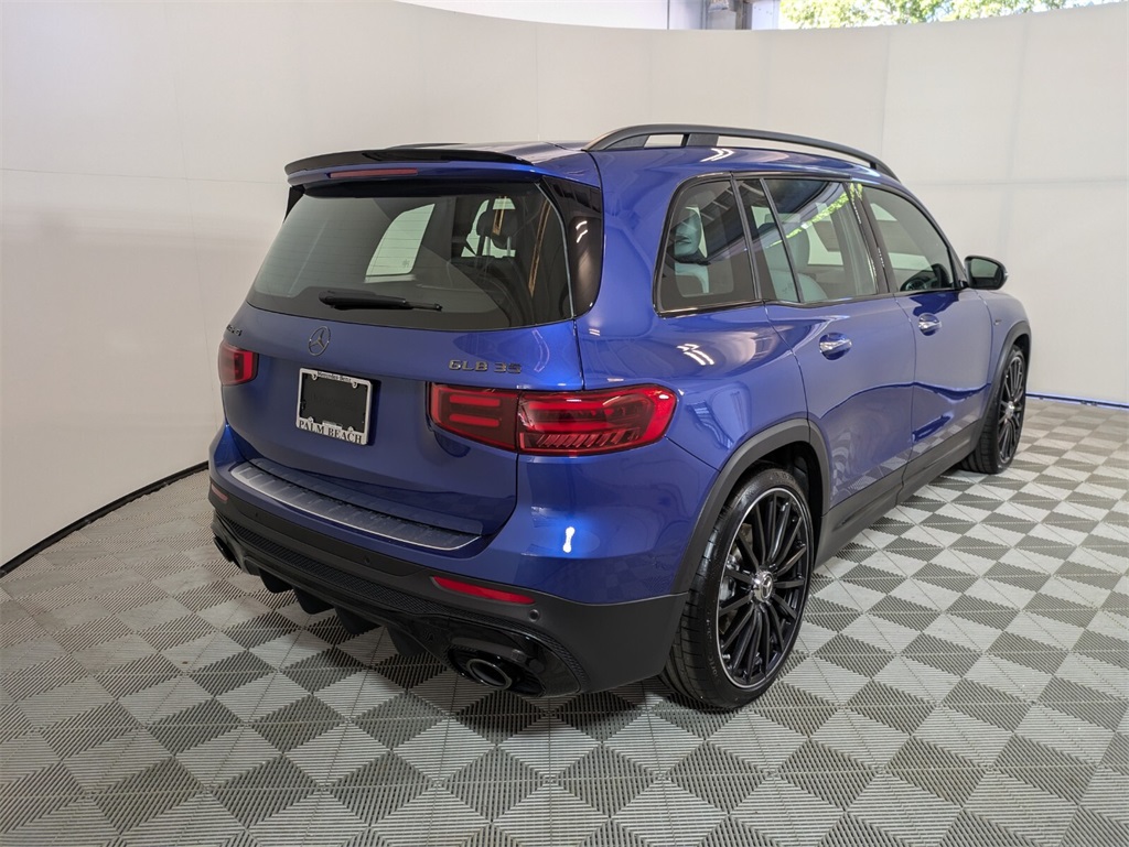 2025 Mercedes Benz GLB 35 photo 4