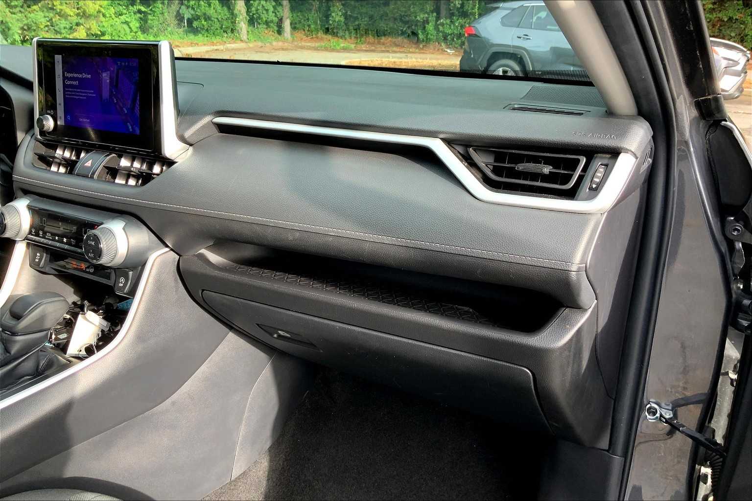 2023 Toyota RAV4 XLE photo 15
