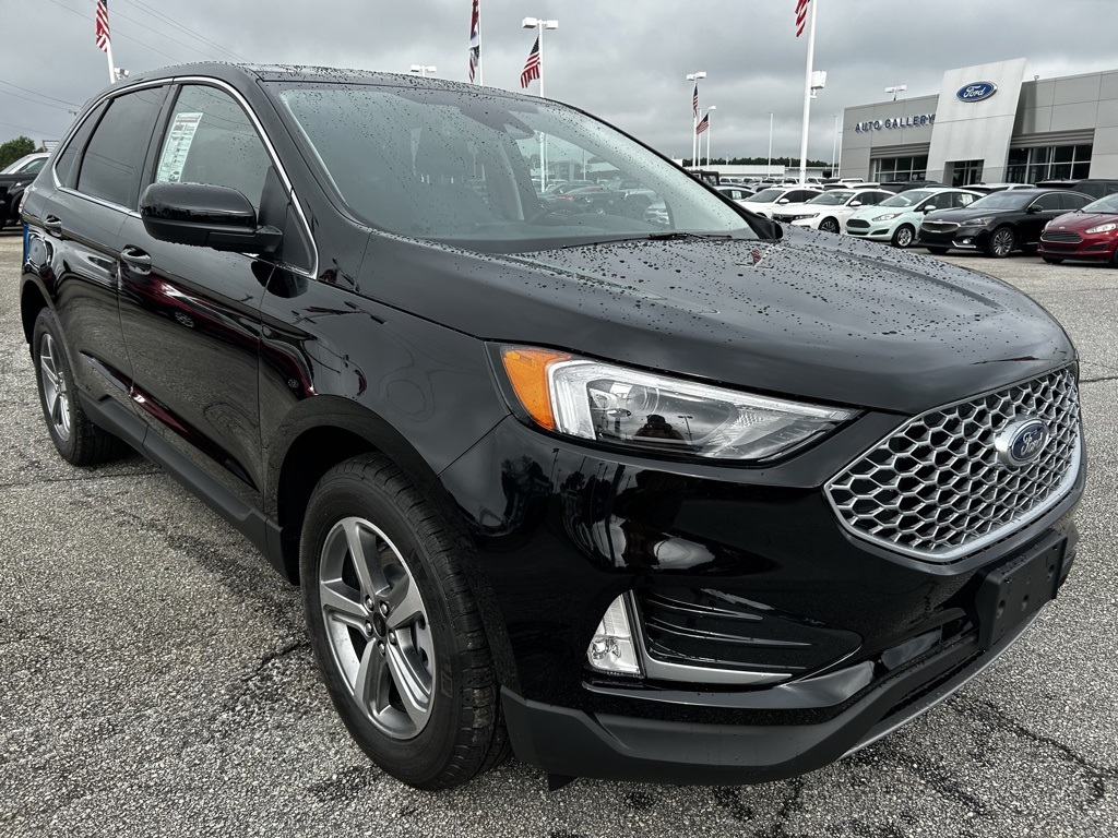 2024 Ford Edge SEL photo 3