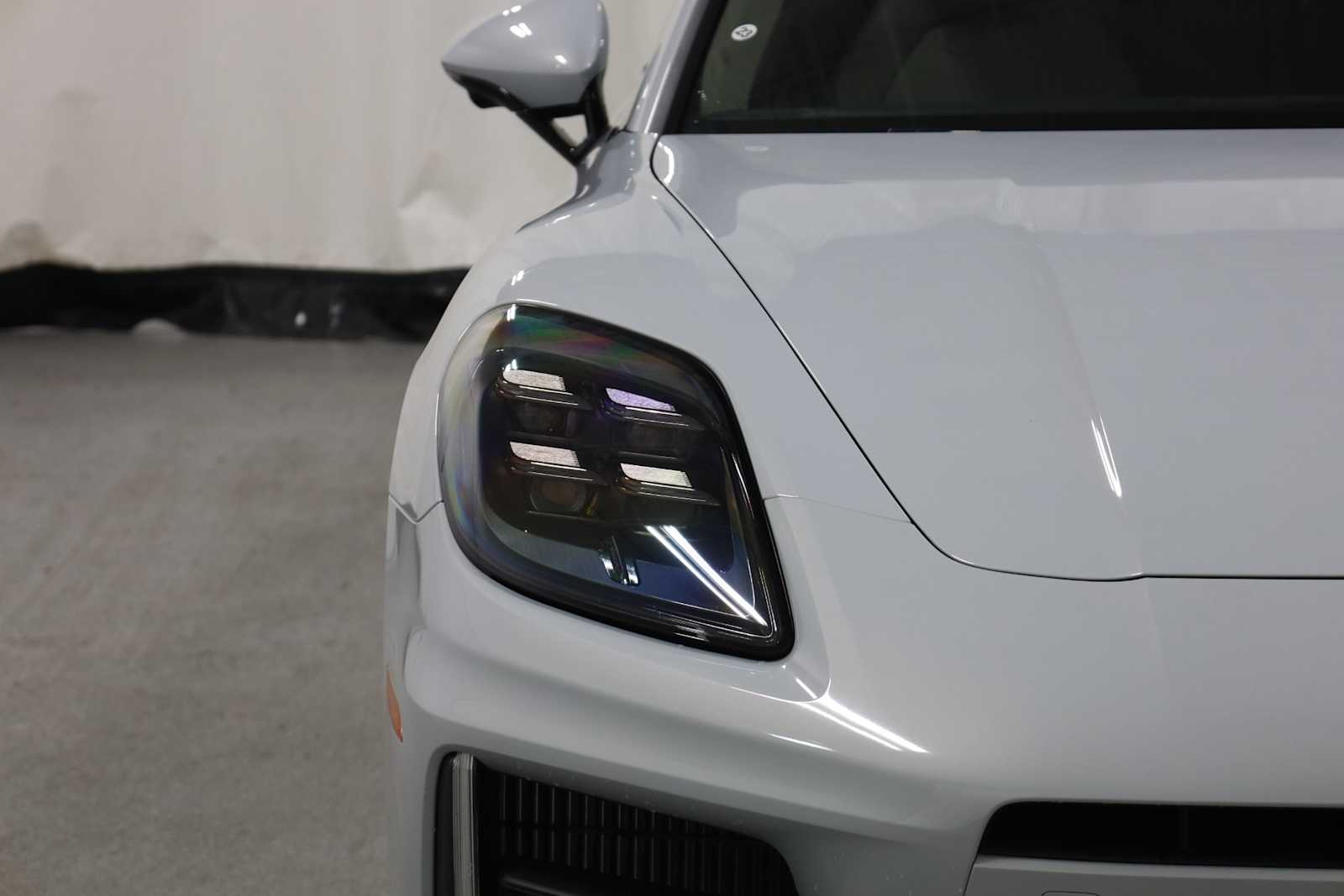2025 Porsche Panamera 4 photo 14