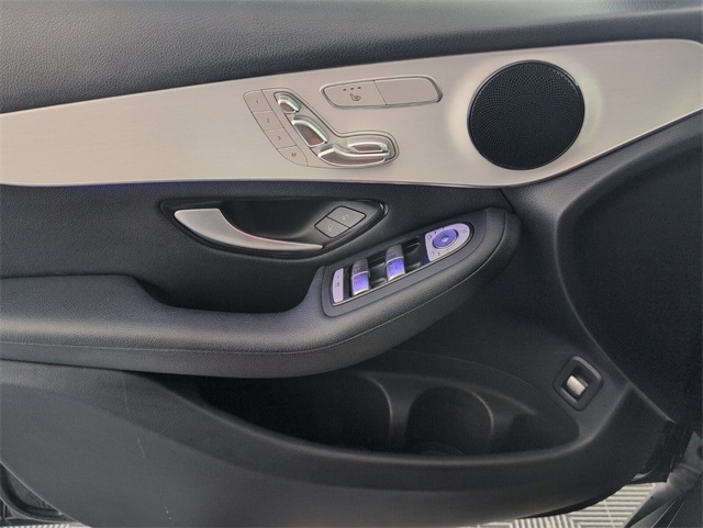 2022 Mercedes Benz GLC 300 photo 28