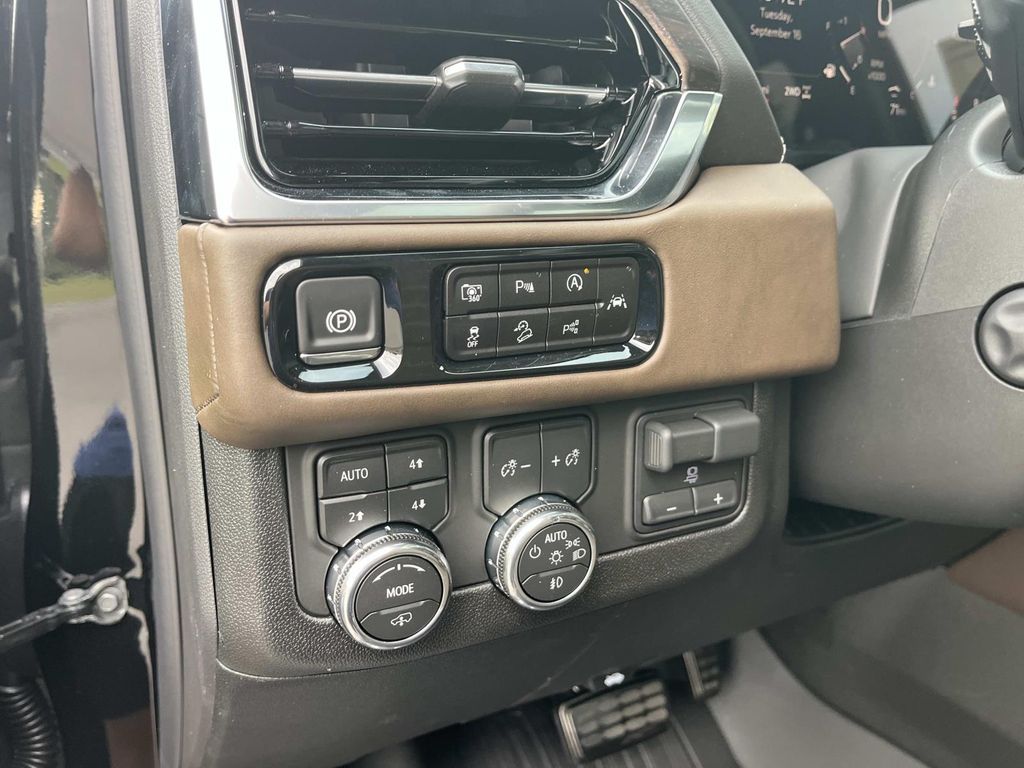 2025 Gmc Yukon Denali Ultimate photo 21