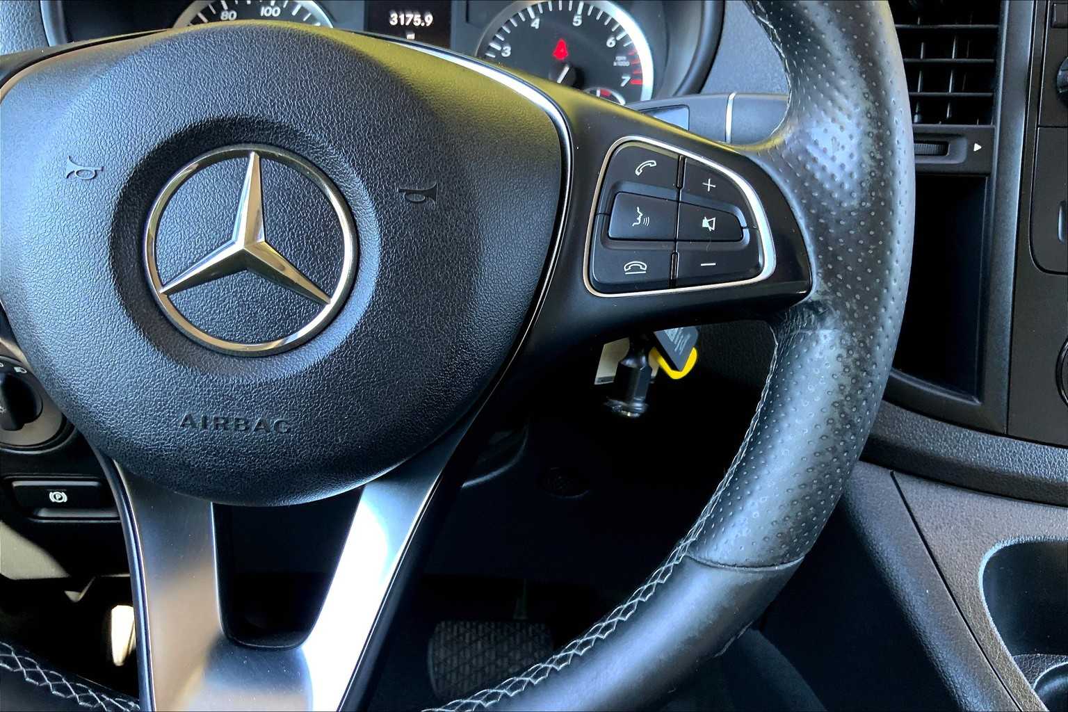 2016 Mercedes Benz Metris photo 23