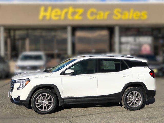 2024 GMC Terrain SLT's photo