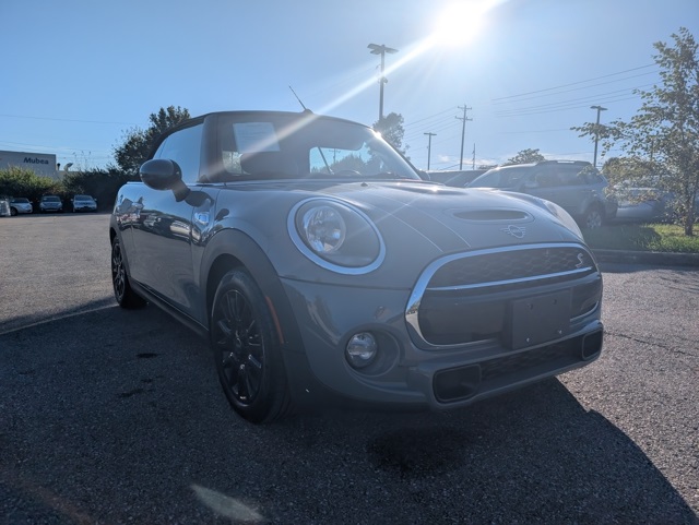 2019 MINI Convertible S's photo