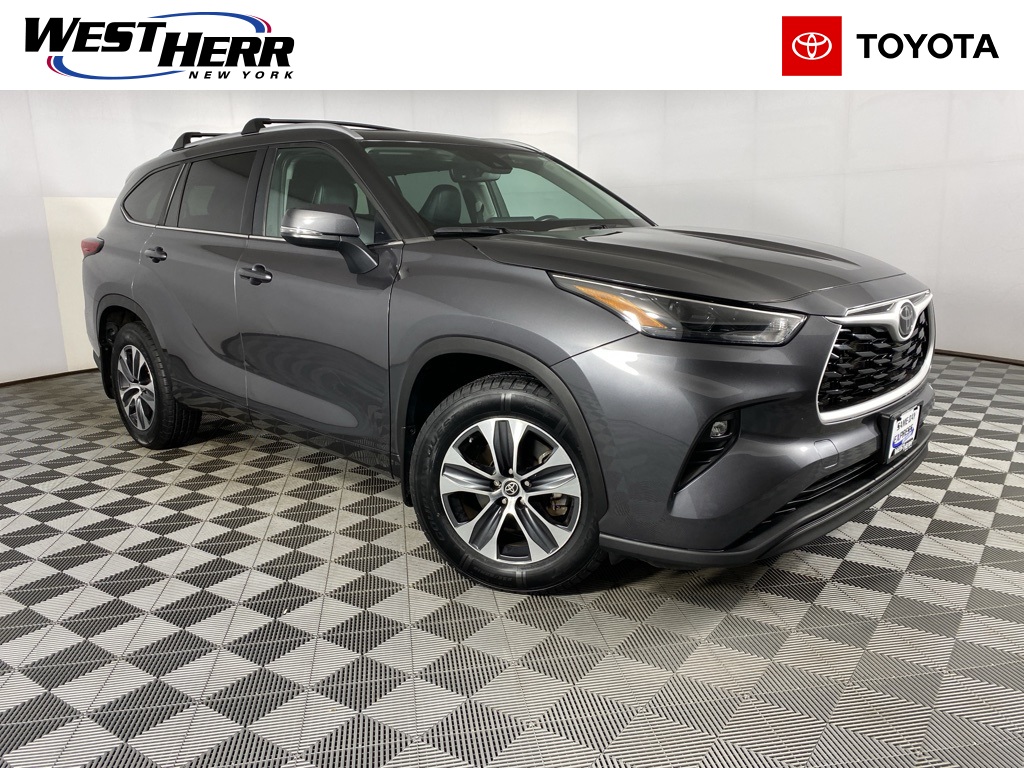 2023 Toyota Highlander XLE's photo