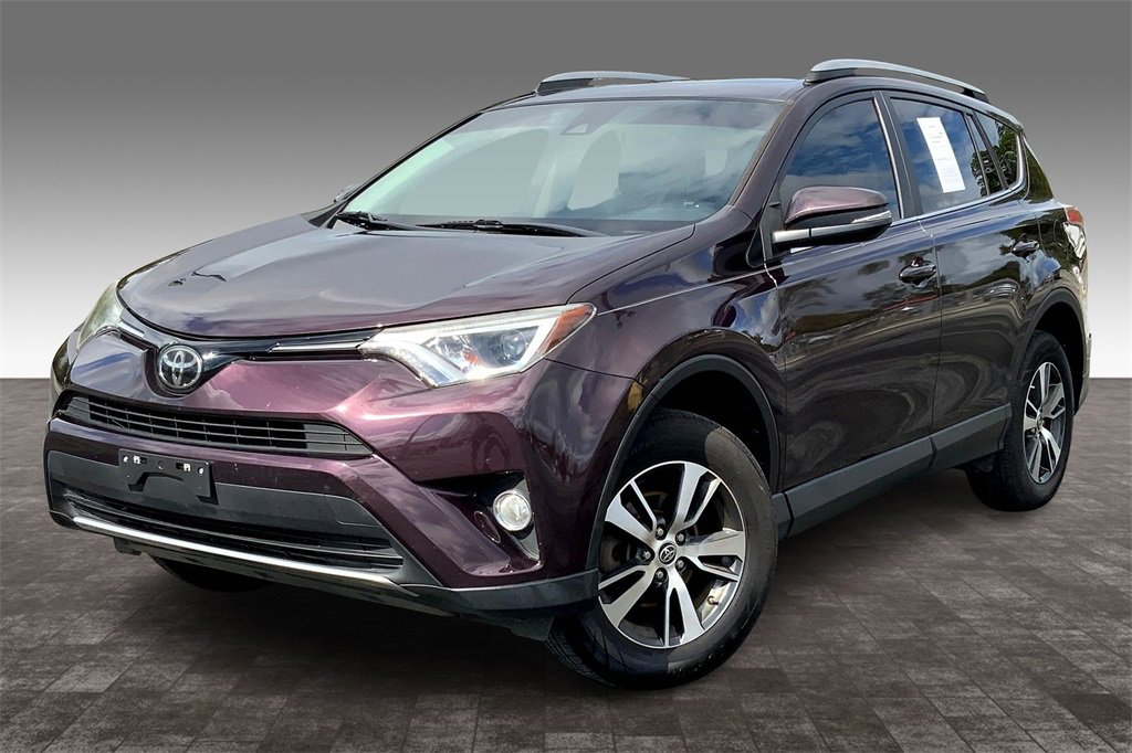 2018 Toyota RAV4 XLE photo 2