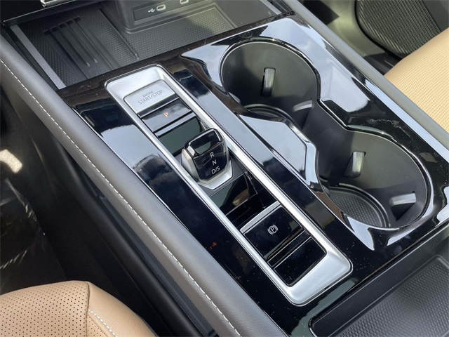 2025 Volkswagen Atlas Cross Sport SEL R-Line photo 27