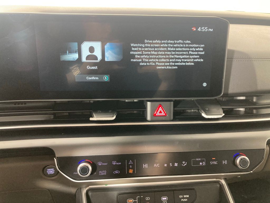 2026 Kia Carnival LXS photo 2