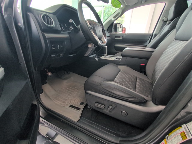 2019 Toyota Tundra SR5 CrewMax photo 8