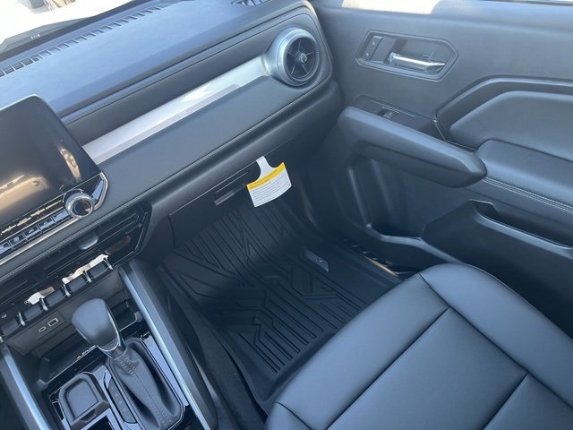 2026 Chevrolet Colorado LT photo 15