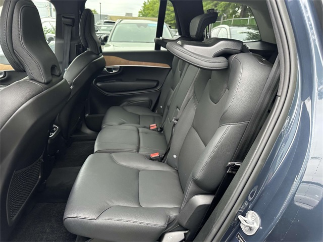 2023 Volvo XC90 B5 Plus photo 14