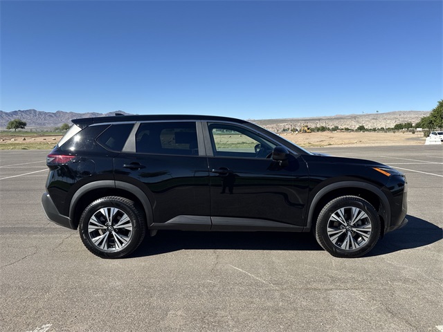 2023 Nissan Rogue SV photo 3