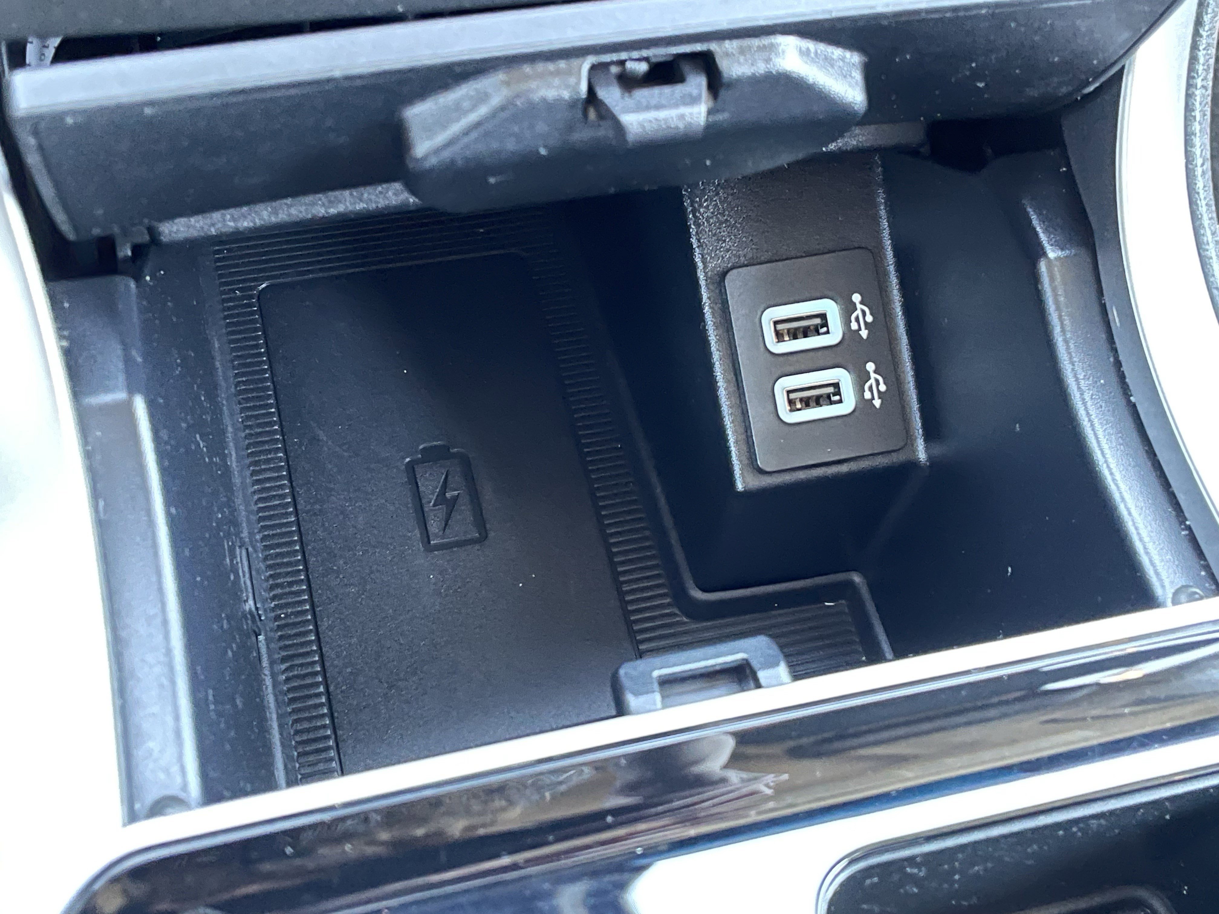 2020 Ford Edge SEL photo 2