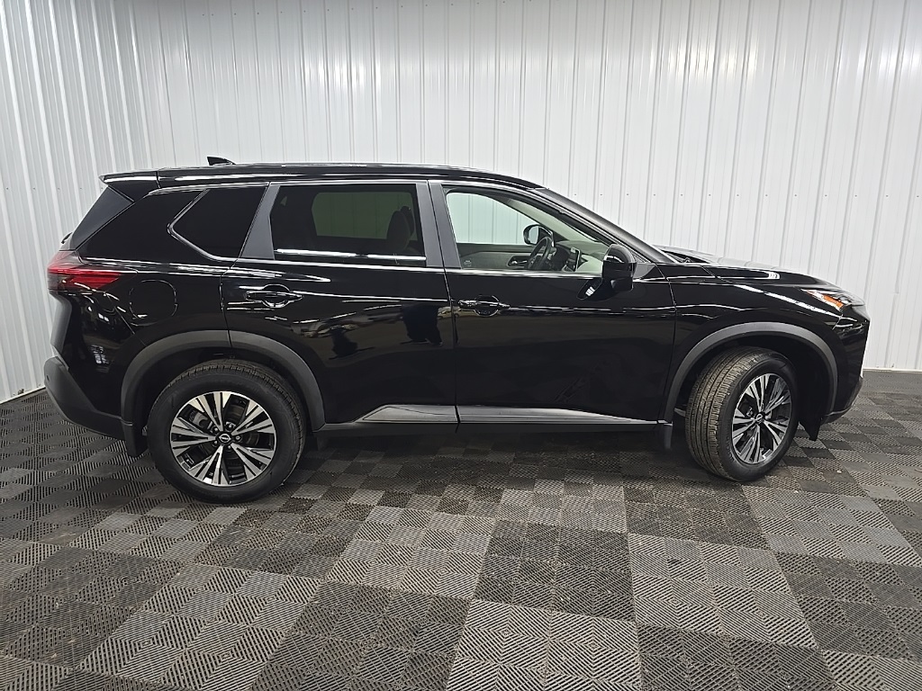 2023 Nissan Rogue SV photo 2