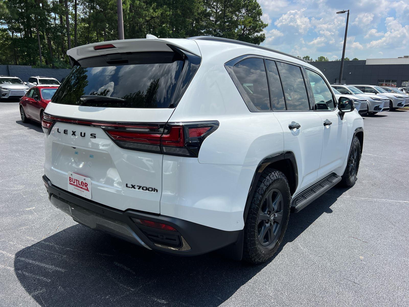 2025 Lexus LX photo 4