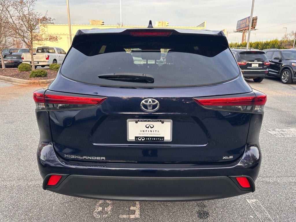 2021 Toyota Highlander XLE photo 4