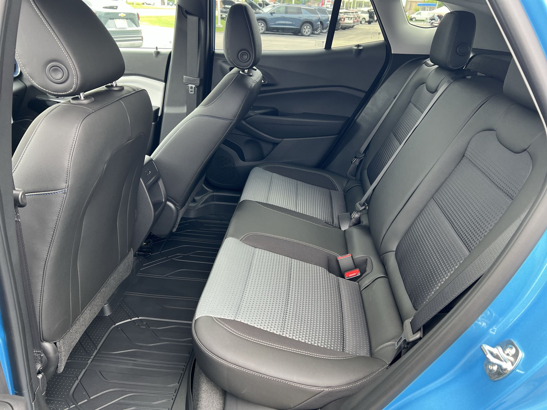 2025 Chevrolet Trax LT photo 9