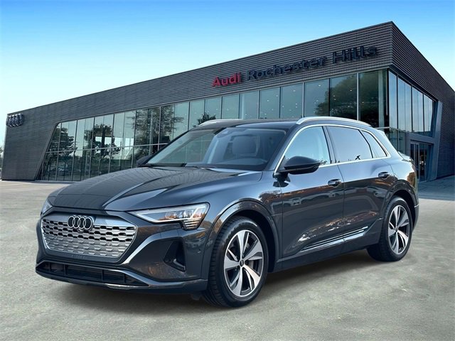 2024 Audi Q8 e-tron Premium Plus's photo