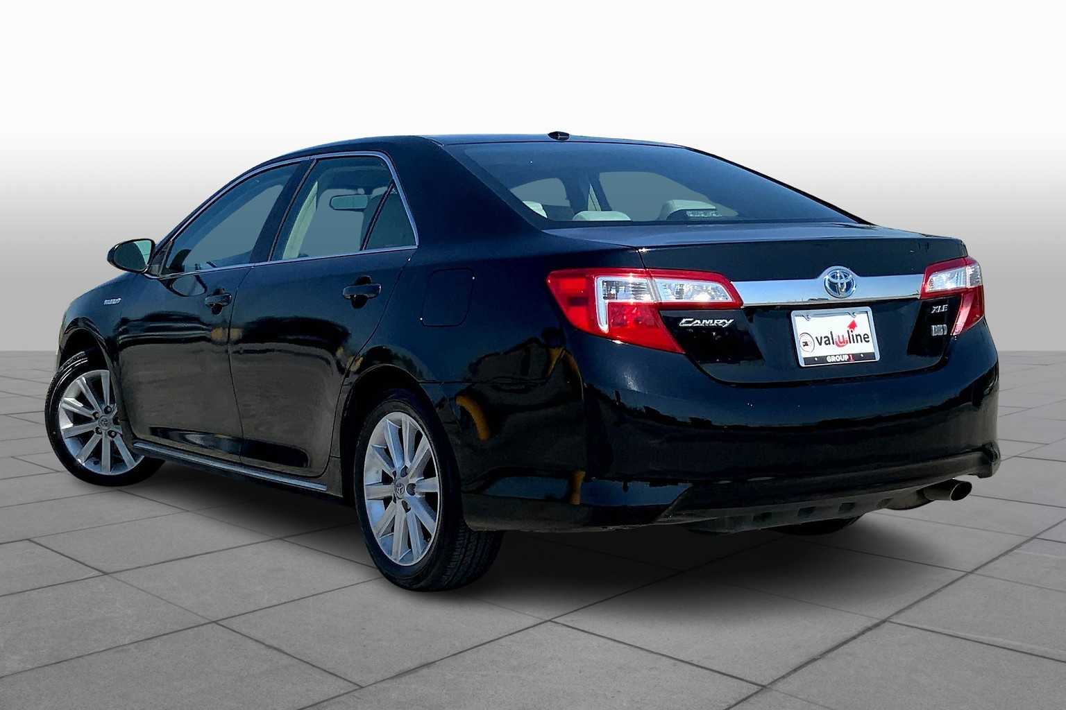 2014 Toyota Camry Hybrid XLE photo 10