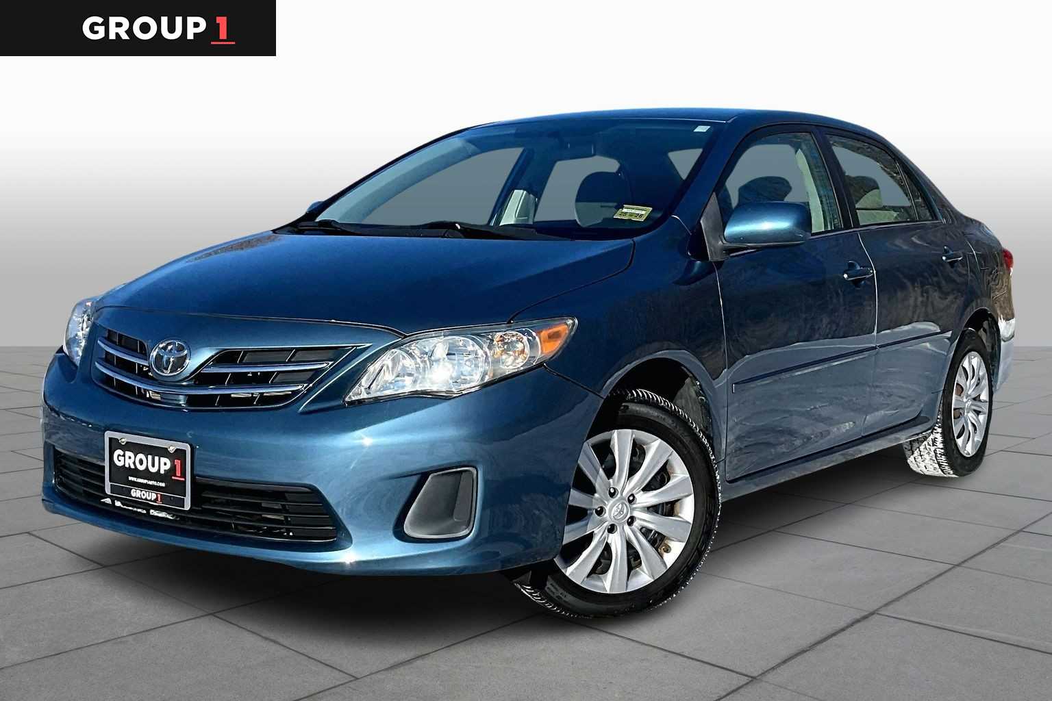 2013 Toyota Corolla LE's photo